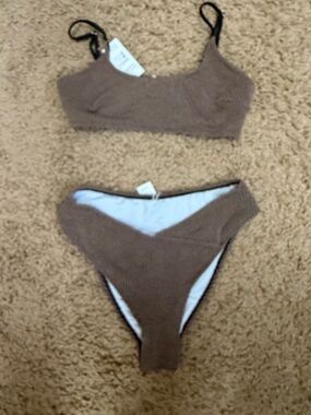 Women’s Textured brown two piece swim suit NWT Cupshe. Size M